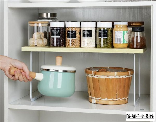 內(nèi)置分層架，櫥柜更能裝